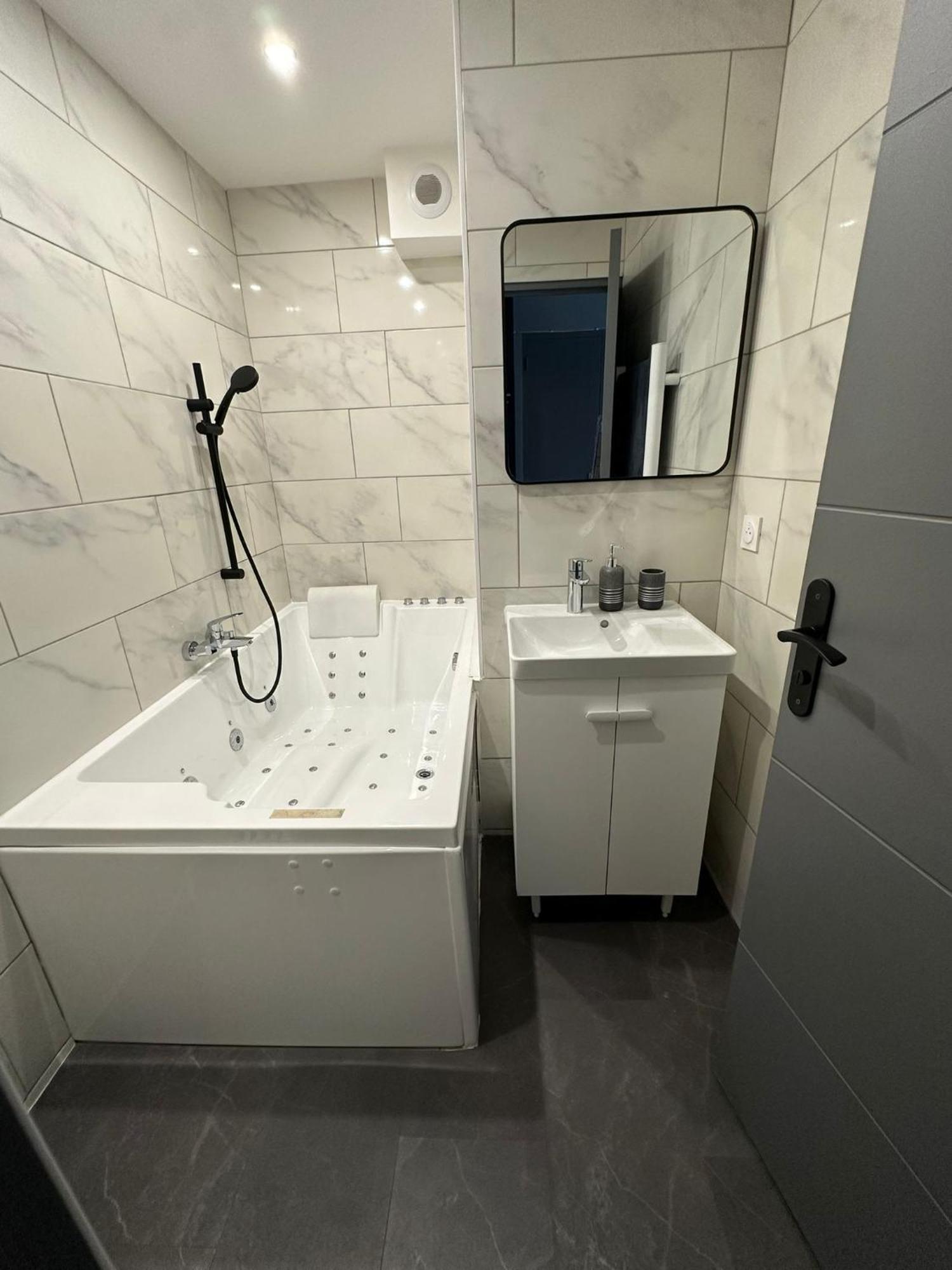 Studio Jaccuzzi A 2 Min Davignon Les Angles  Extérieur photo